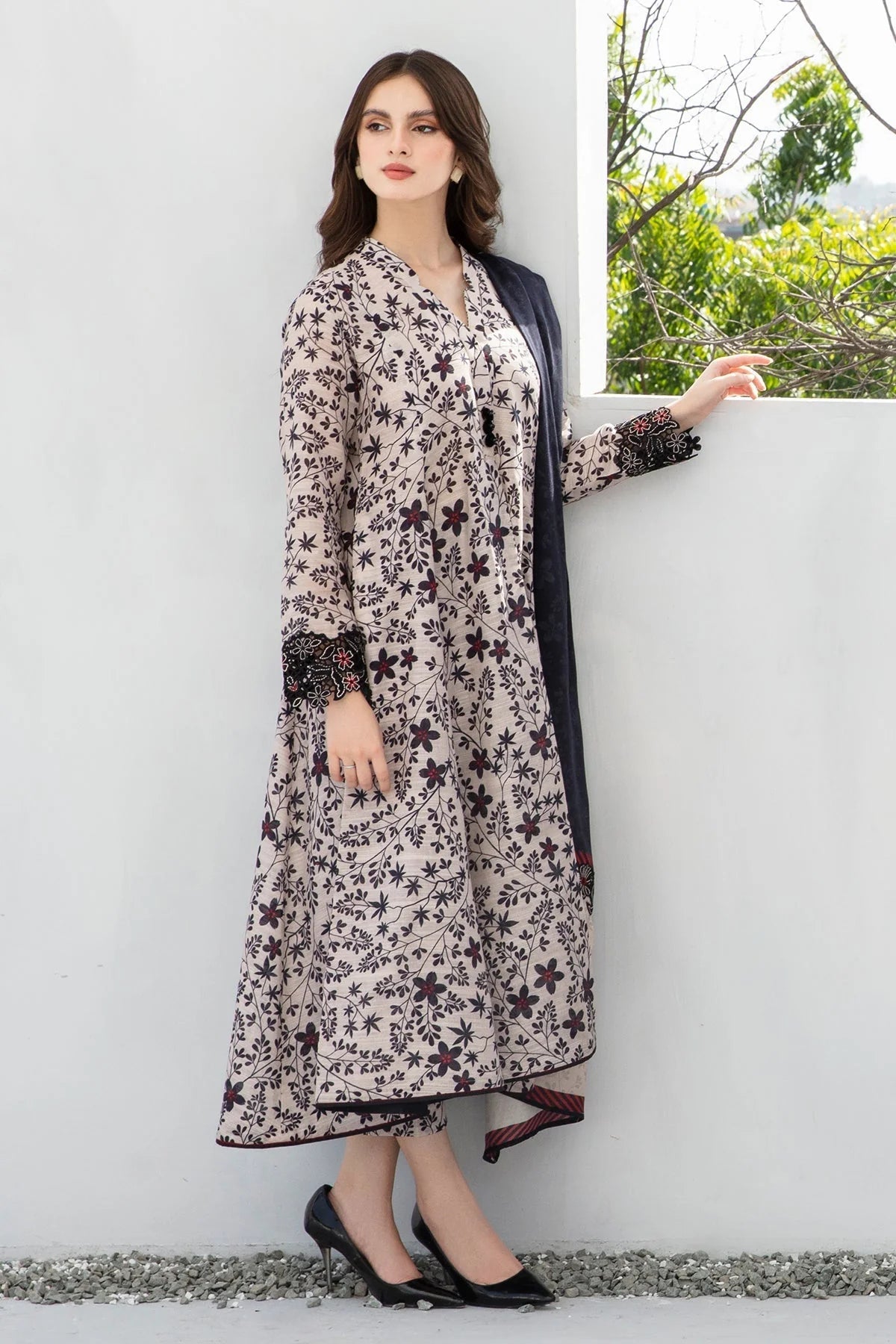 BAROUQE-3PC KHADDAR PRINTED SHIRT WITH KHADDAR PRINT DUPATTA AND PRINT TROUSER-BIC-2560
