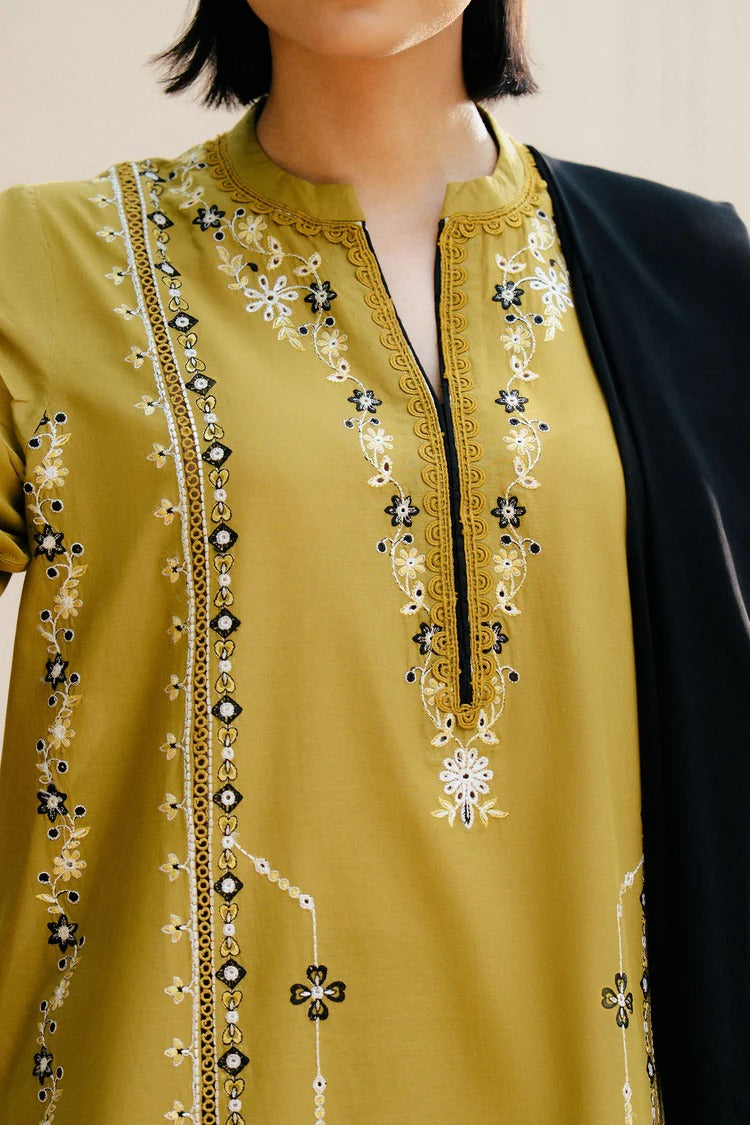 ZARA SHAHJAHAN-3PC DHANAK EMBROIDERED SHIRT WITH CHIFFON EMBROIDERED SHAWL & DHANAK TOUSER-BIC-4222