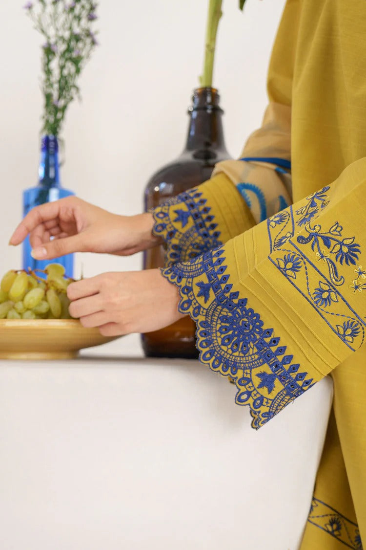 HANA- 3PC KHADAR EMBROIDERED SHIRT WITH COURTRAI PRINT SHAWL AND TROUSER-BIC-4149