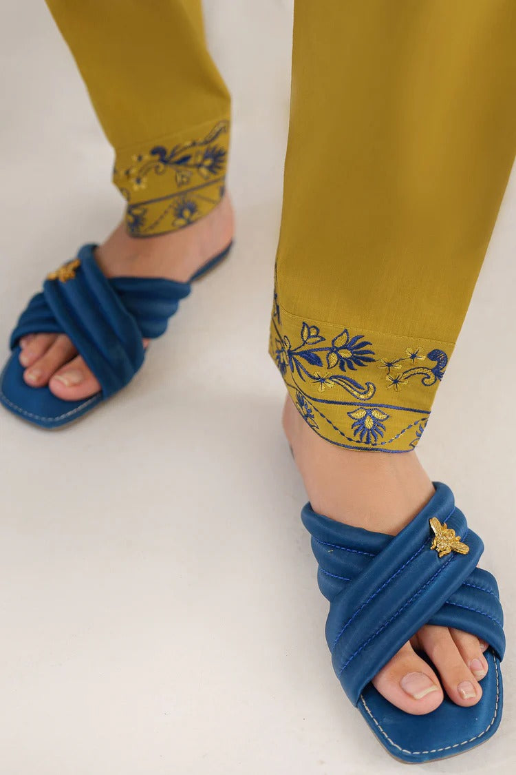 HANA- 3PC KHADAR EMBROIDERED SHIRT WITH COURTRAI PRINT SHAWL AND TROUSER-BIC-4149