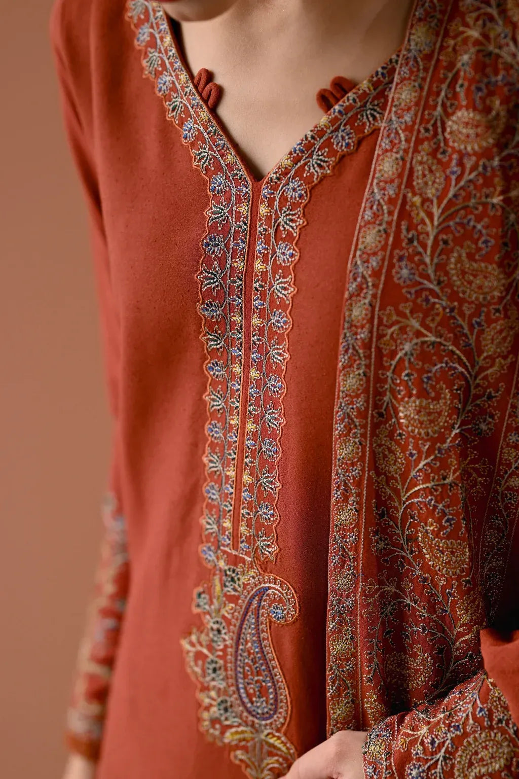 BATIK-3PC LAWN EMBROIDERED SHIRT WITH LAWN EMBROIDERED DUPATTA AND TROUSER-RP-4684