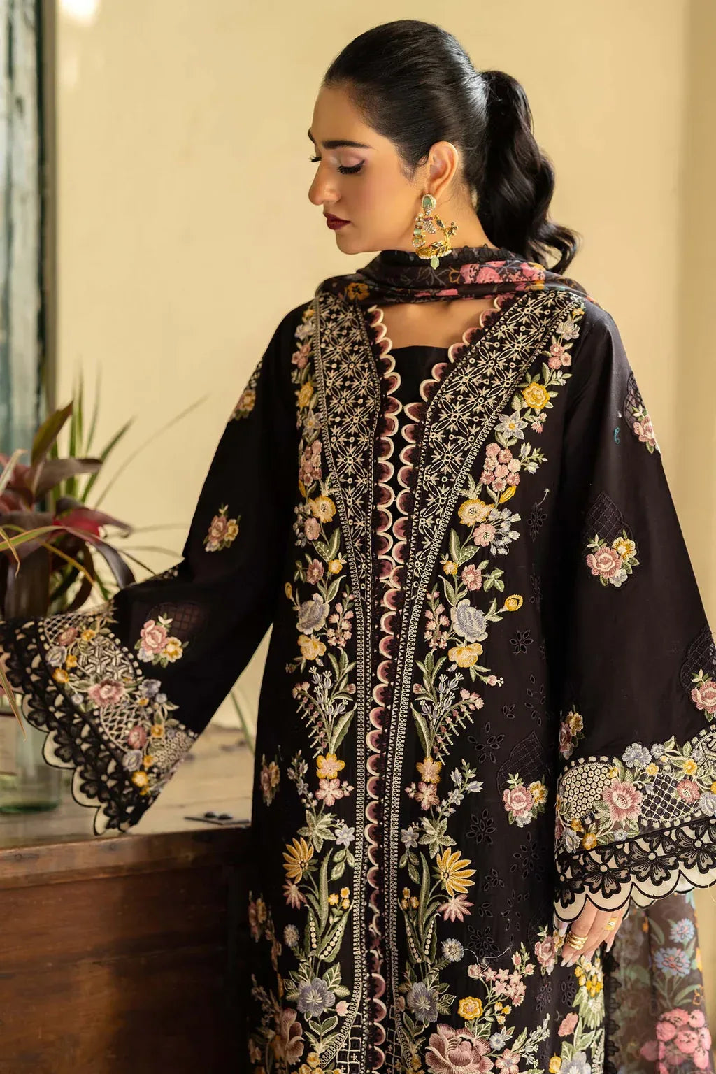 HUSSAIN REHAR-3PC LAWN EMBROIDERED SHIRT WITH CHIFFON PRINTED DUPATTA AND TROUSER-RP-4702 - Rang Pasand