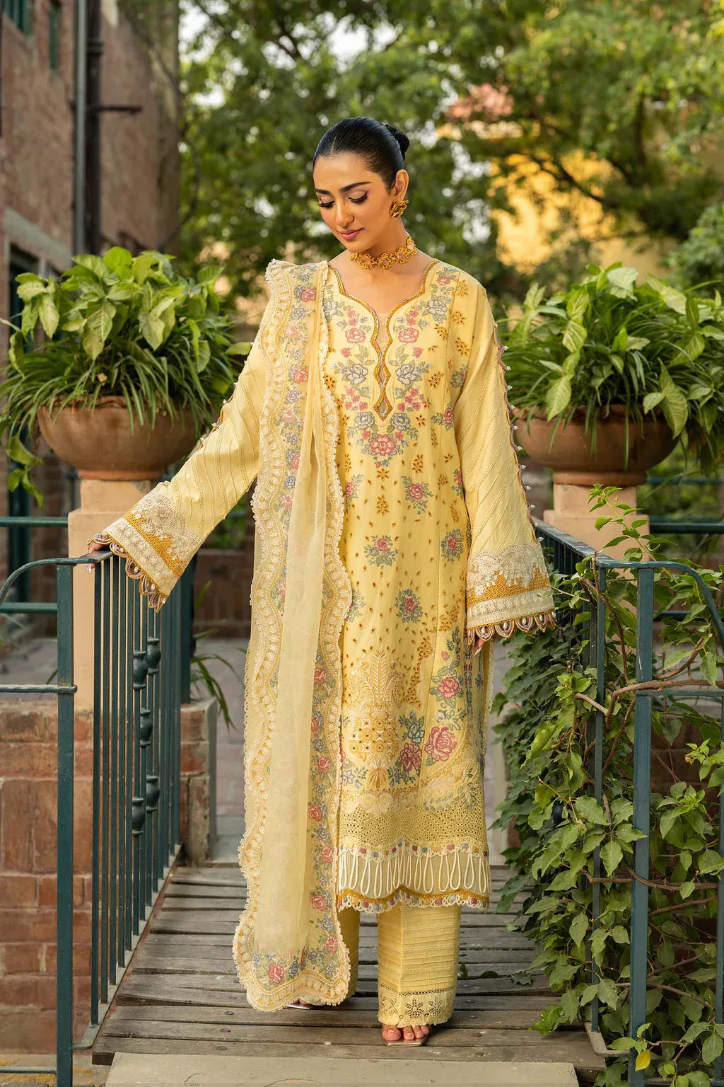 MAHNUR-3PC LAWN EMBROIDERED SHIRT WITH KHAADI NET EMBROIDERED DUPATTA AND TROUSER -RP-4657