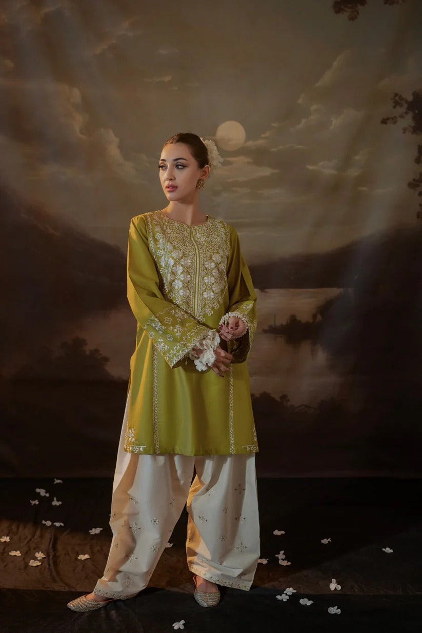 URGE LAWN 2PC - LAWN SEQUENCE EMB SHIRT WITH LAWN SEQUENCE EMB TROUSER | RP-3481