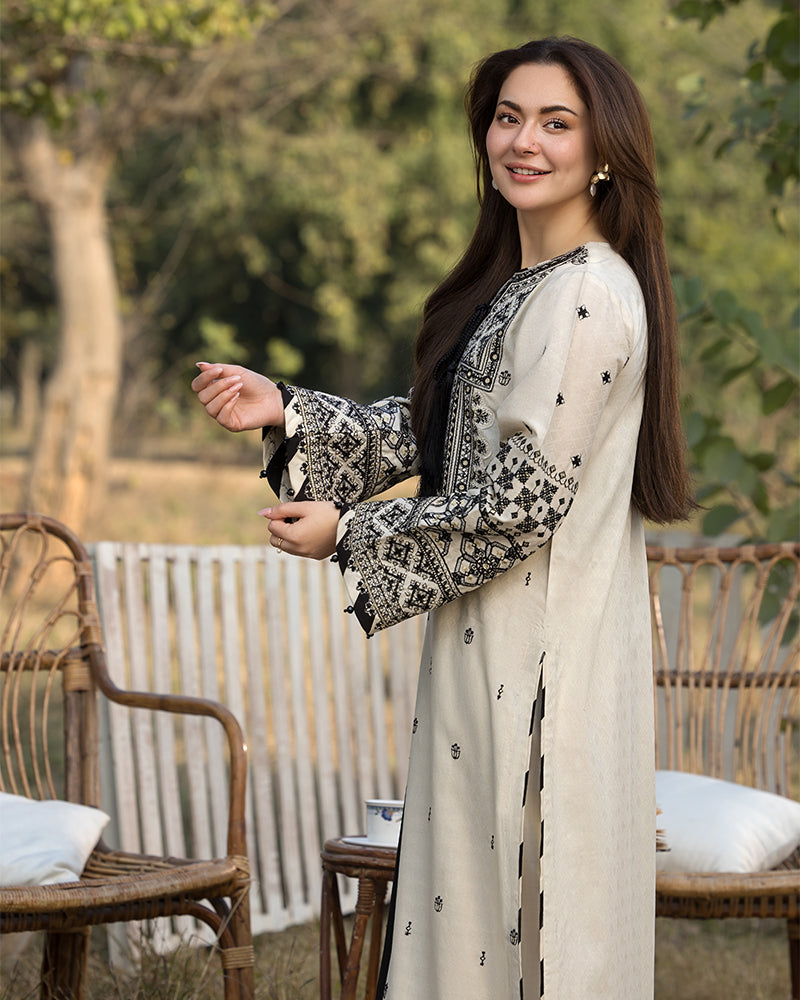 QALAMQAR-3PC DHANAK EMBROIDERED SHIRT WITH CHIFFON EMBROIDERED DUPATTA AND EMB TROUSER-BIC-4062