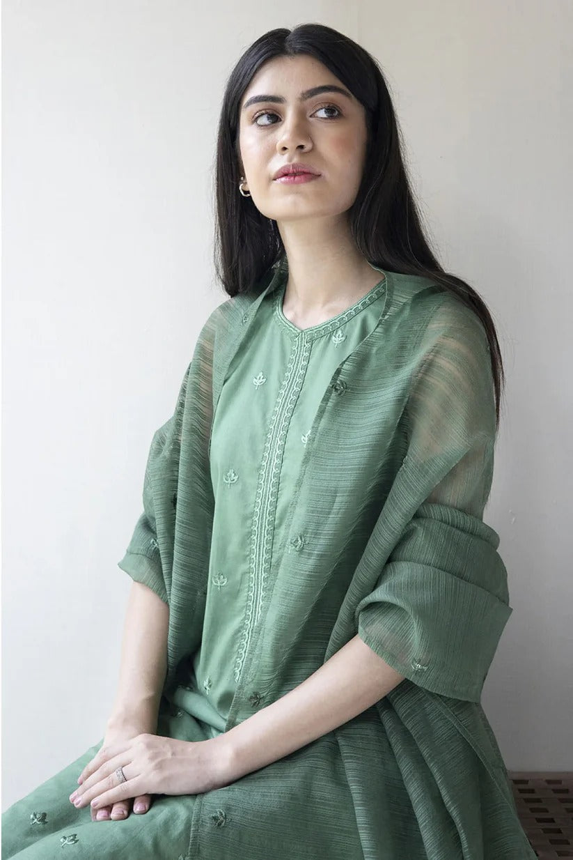 DYOT LAWN 3PC - LAWN EMB SHIRT WITH ORGANZA EMB DUPATTA AND LAWN DYED TROUSER | RP-3615