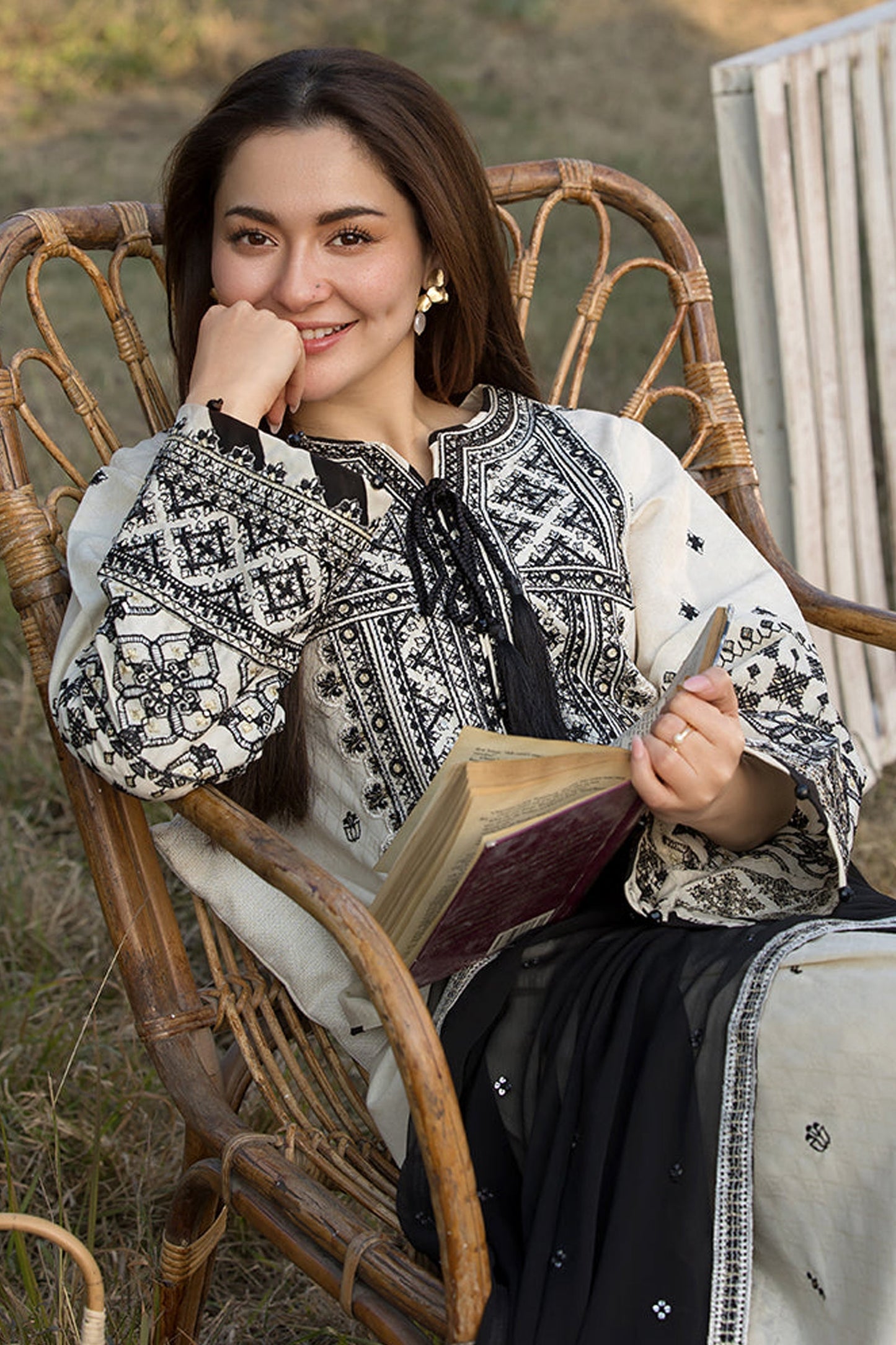 QALAMQAR-3PC DHANAK EMBROIDERED SHIRT WITH CHIFFON EMBROIDERED DUPATTA AND EMB TROUSER-BIC-4062